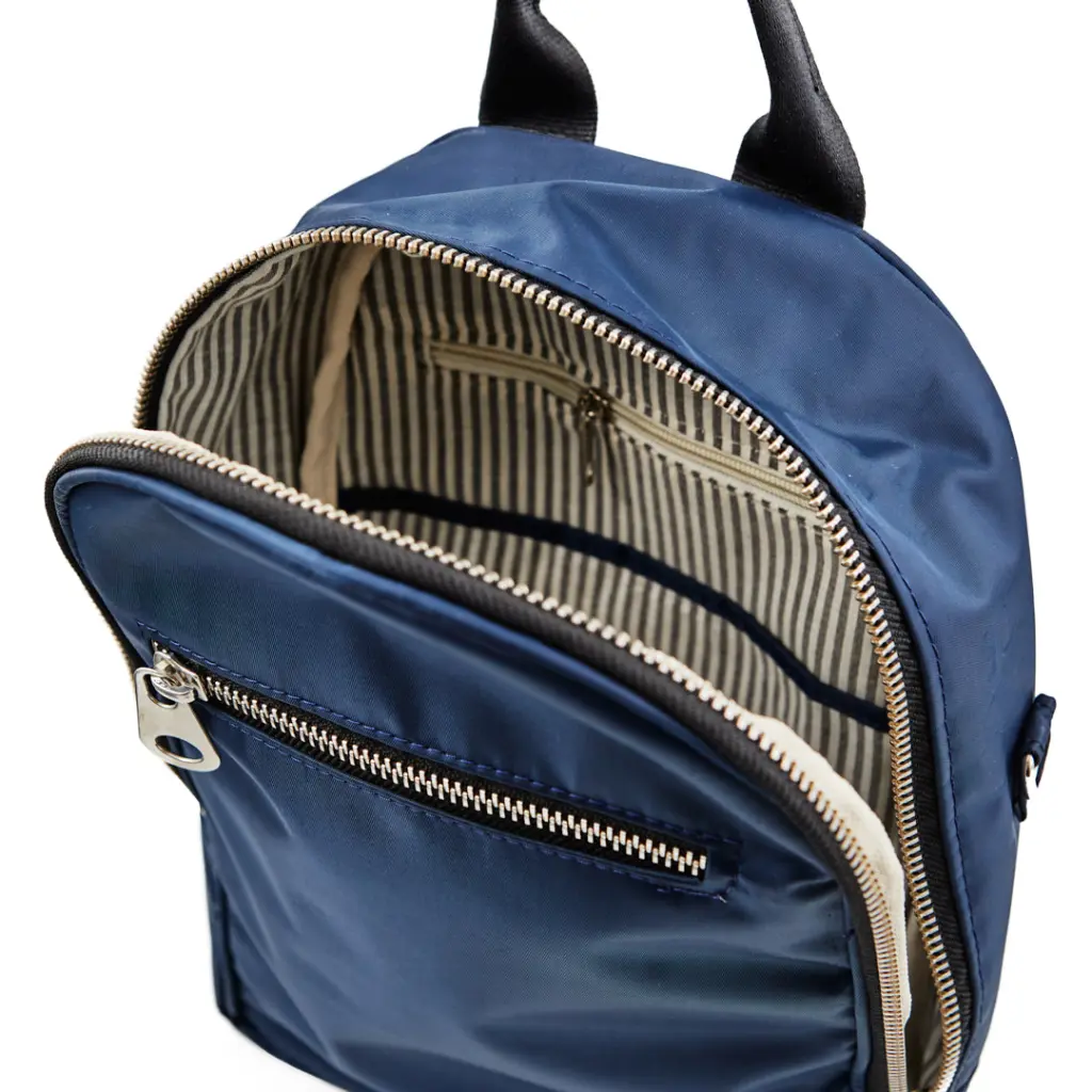 Y01003-C.webp